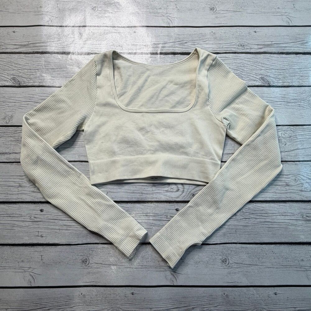 Long Sleeve Off White Cropped Workout Top